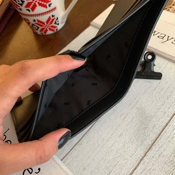 Last one ‼️ New men’s wallet 🧔🏽 - Picture 3 of 3